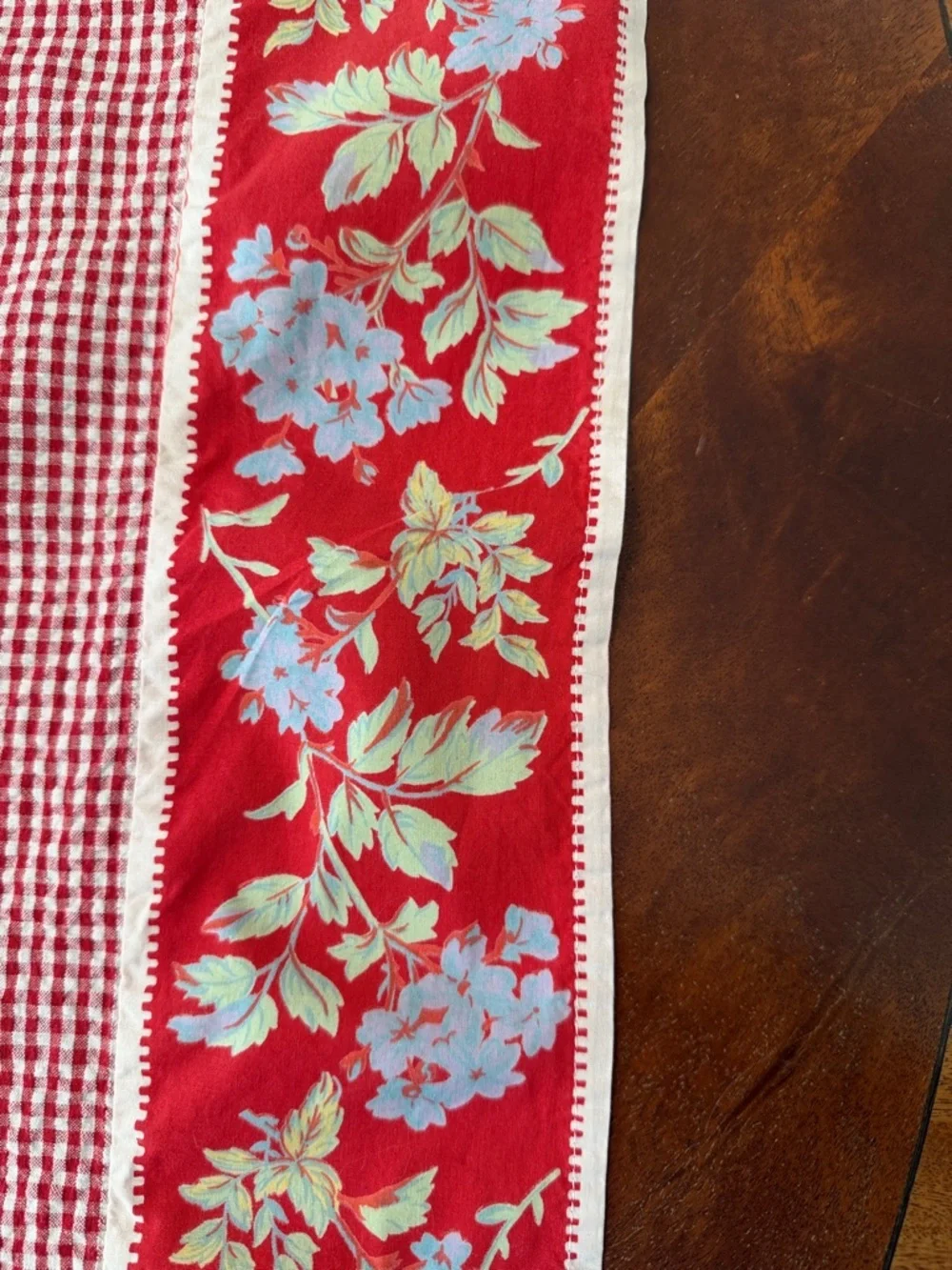 Vintage April Cornell Red Gingham Dragonfly Tablecloth Floral Hem & Four Napkins